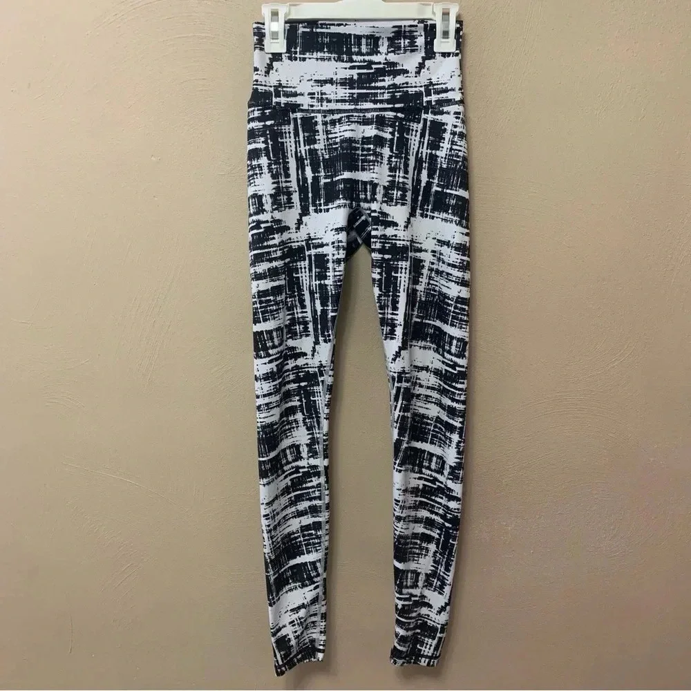 Buffbunny Rebel Leggings in Triggered Black and White Pattern Size XS - Picture 3 of 11